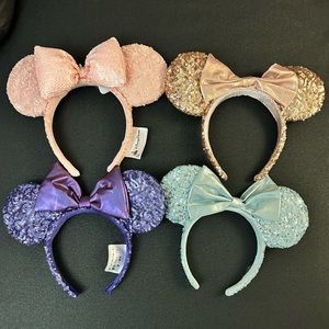 Disney Parks Minnie Ears Lot